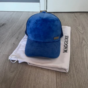 Maggiore keps - Najs blå maggiore keps i nyskick använd ett par gånger!🫡🤑😉