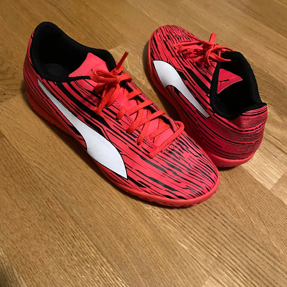 Puma inomhus fotbollsskor  - 90