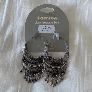 Vintage stil örhängen  - Nya örhängen i vintage stil