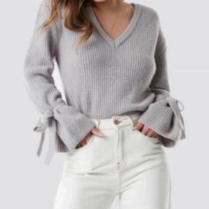 Stickad tröja - Slutsåld,fin tröja från Linn ahlborgs kollektion med Nakd💕