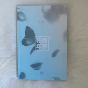 bts most beautiful moment in life  - säljer album och photocards eftersom att jag har för mycket. bts the most beautiful moment in life album blue version. tyvärr så kommer inget photocard med. albumet är helt nytt ingen skada. den har bara legat på en hylla inte använt något.