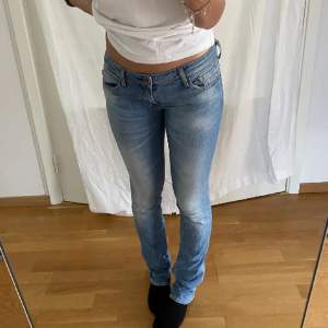 Low waist replay jeans som är helt slutsålda🔥