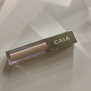 Oanvänd Caia concealer  - Säljer då färger inte passade mig. Aldrig använd. Nypris 195