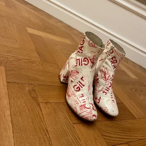 Boots MM6 Maison Margiela  - Maison Margiela boots , light , stylish in a good condition, super comfortable. 