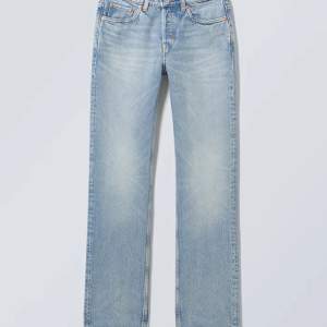 Fina jeans i bra skick säljer då ja inte använder längre. Kom privat för bilder🥰