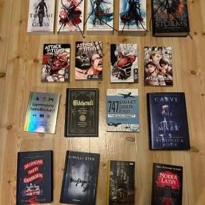 Fler böcker :) - Böcker av olika slag :) alla är I bra skick, 50kr st Säg till så skapar jag en ny annons av boken/böckerna du vill ha så du kan använda köp nu :)