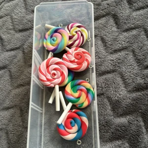 Berlocker klubba - Berlocker klubba nya 7kr st har Max 6 st 