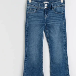 Gina young jeans💕 - Säljer mina super fina jeans fråm gina young i storlek 152 tall. De passar på mig som är ca 160❣️ kom privat för fler bilder på de. TRYCK INTE PÅ KÖP NU