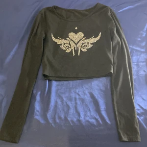 SHEIN tröja - SHEIN tröja i storlek small, okej skick. Använder inte längre💞