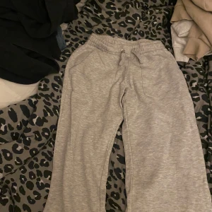 Lager 157 byxor - Mjukis  St 160 50kr Billigare vid snabb affär 