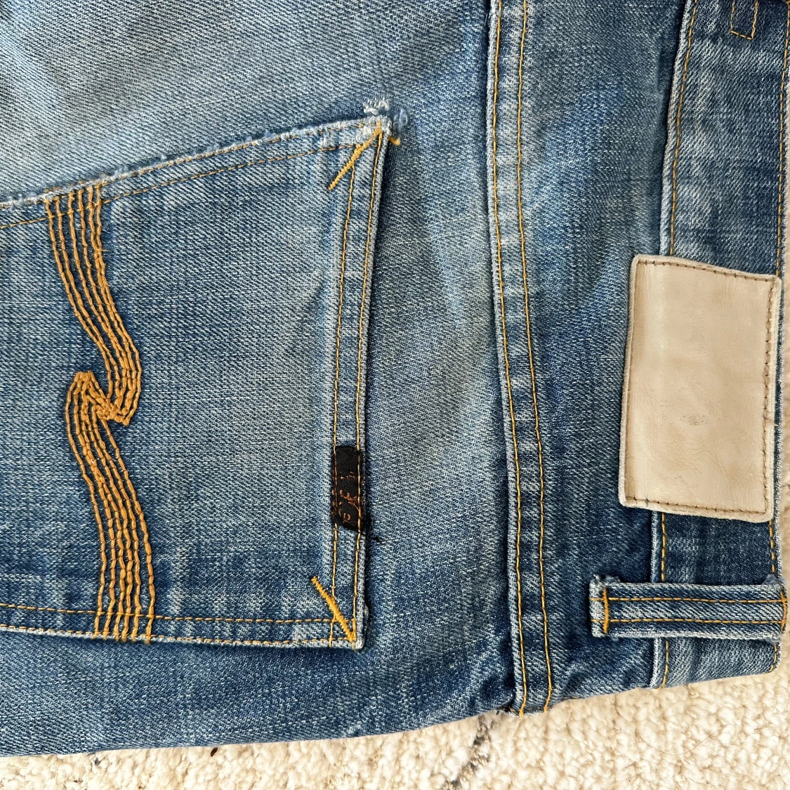 Nudie jeans (ripped) - 90