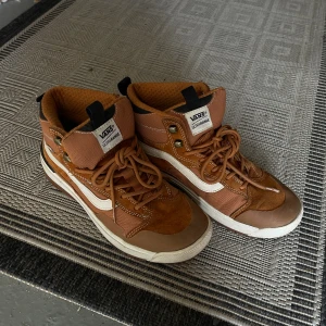 Vans Vinterskor  - Nästintill helt oanvända  Bud 