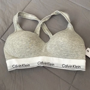 Calvin Klein bh - Har tyvärr blivit för liten för mig, storlek S och finns även i svart 💕