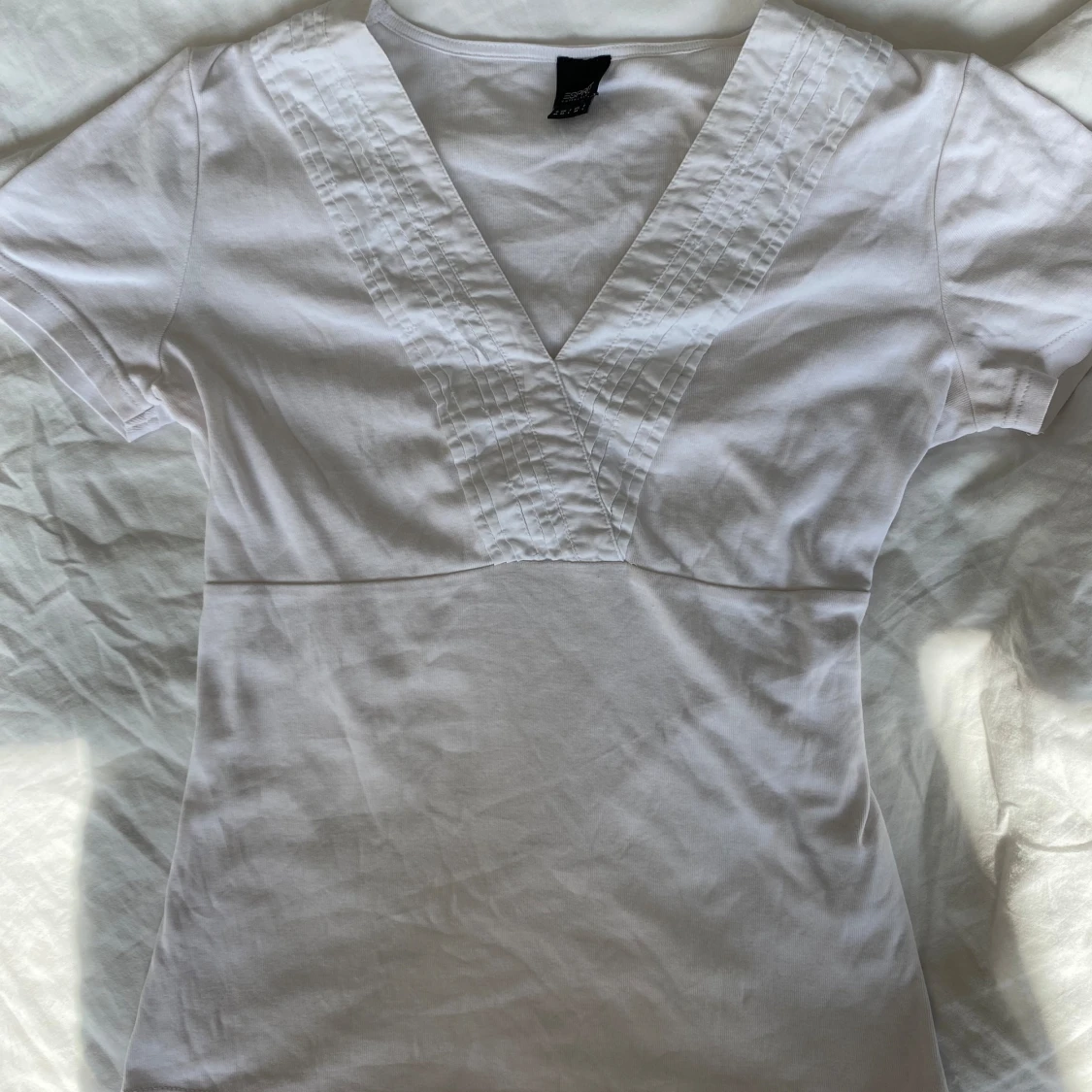 Vit tröja med detaljer - 90