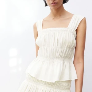 H&M linne/blus - Sparsamt använd och slutsåld på hemsidan! 💕