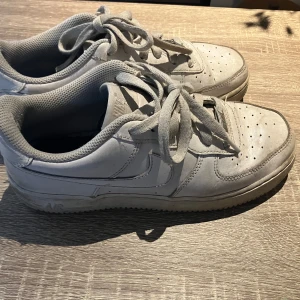 Slitna Nike Air stl 38 - Slitna men kan fräschas upp och använda ett tag till