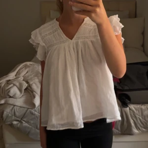 Gina topp - Jätte fin topp ifrån Gina young. Använd 2 gånger så i nyskick💞