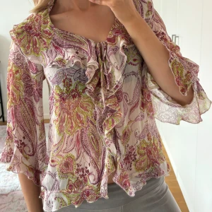 Mönstrad blus - Mönstrad blus från zara i storlek XS, aldrig använd ❤️