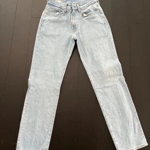HM jeans regular fit  - Nästan aldrig använda, bra skick skruv vid intresse 