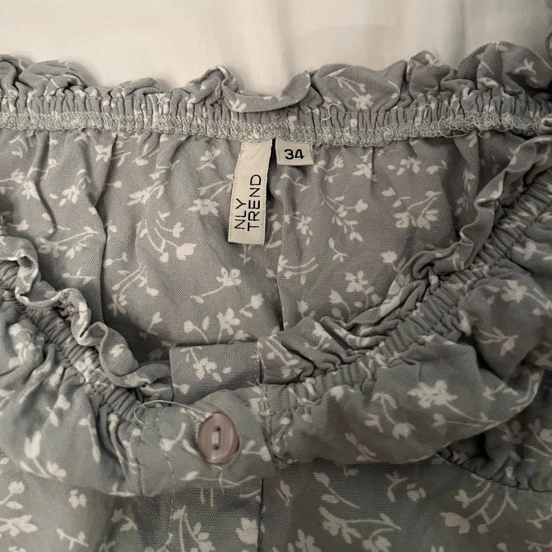 Gullig blommig sommarklänning - 91