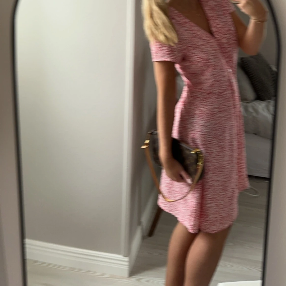 Gullig klänning  - 90