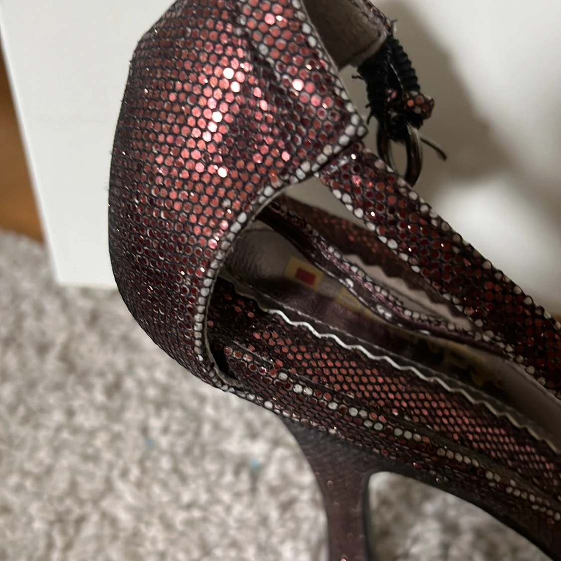 Glittriga klackar - 93