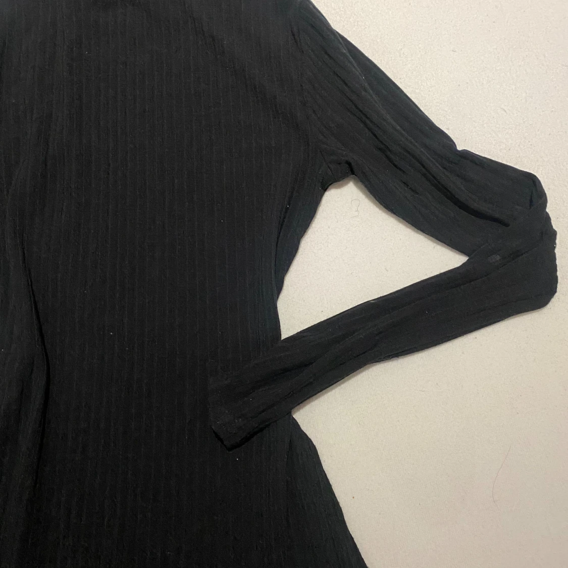 Ribbad tröja med slits och turtleneck  - 92