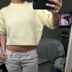 Zara tröja - Stickad tröja från zara med puffiga ärmar