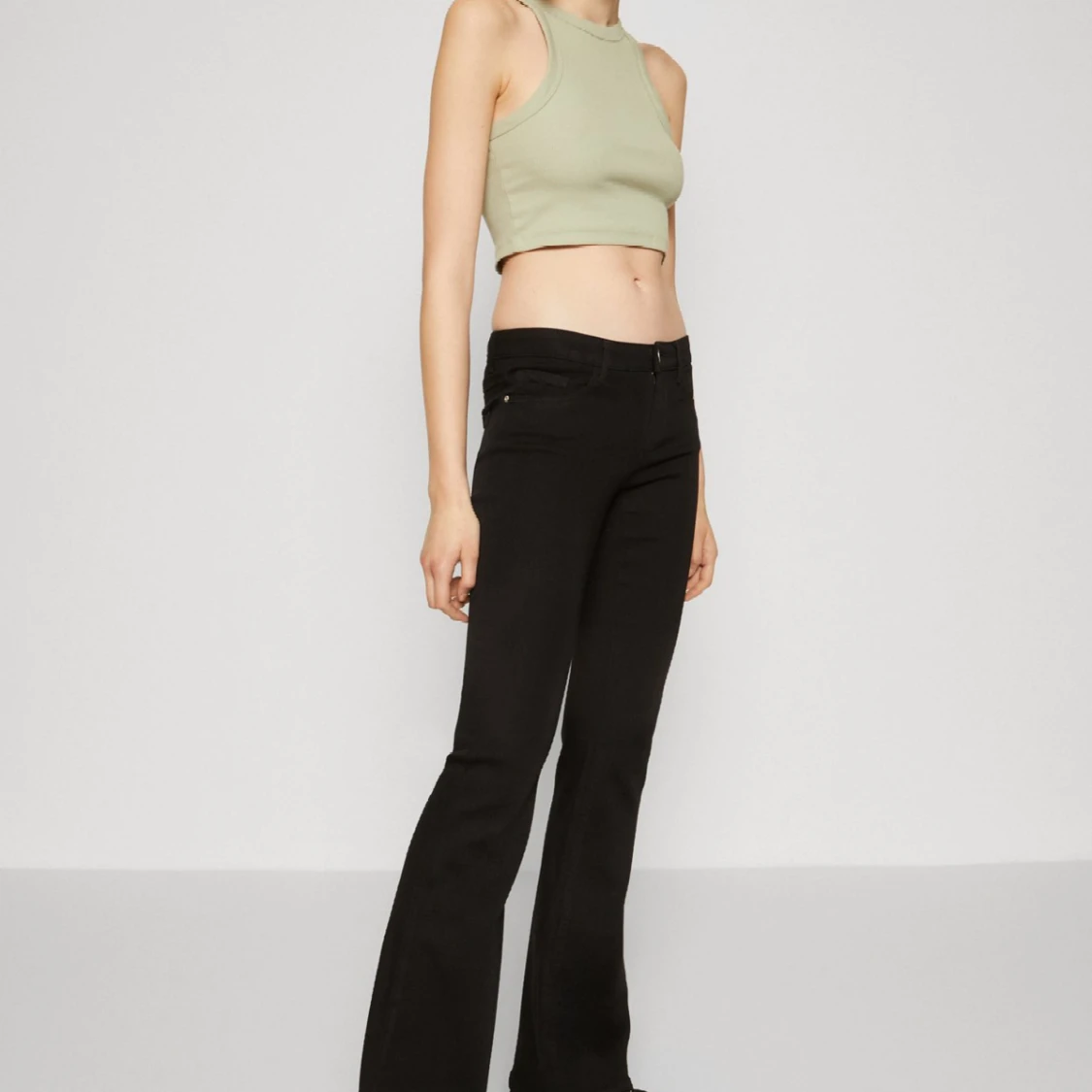 Svarta bootcut jeans - 90