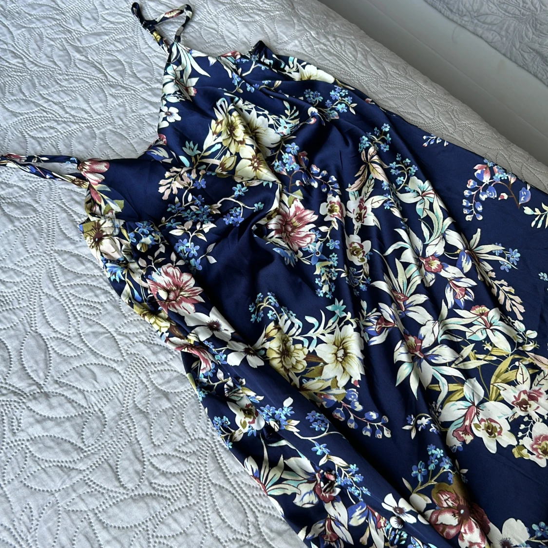 En somrig silkes klänning! - 90