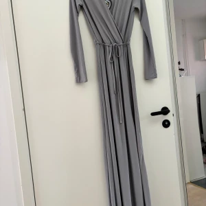 Långklänning - Helt ny med lapp