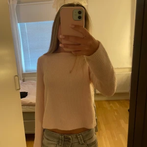 Stickad💗 - Använt endast typ bara 1 gång  I storlek M men passar även xs