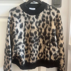 Leopard tröja  - Superfin leopard tröja från &other stories💕