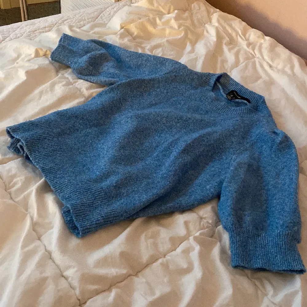 En jätte fin tröja från vero Moda 💘används tyvärr inte lika ofta men använd 2-3 gånger ungefär💞. Stickat.