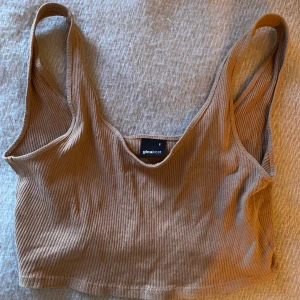 30kr/styck - Söta toppar för 30kr styck!🤍