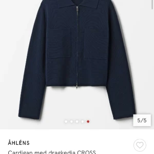 Kofta med dragkedja  - Använd sparsamt så nyskick,nypris 599kr🥰