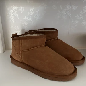 Uggs - Oanvända boots som ej kunde returneras. Fel storlek för mig. Nypris 600kr