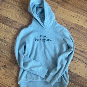 PeakPerformance hoodie - PeakPerformance hoodie Storlek 150 Bra skick 200kr