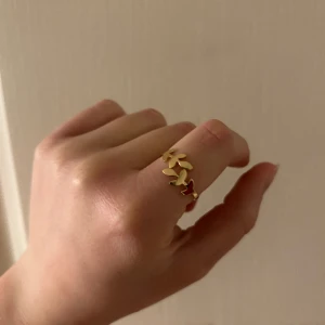 Ring - Guldig söt ring med kvistar