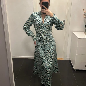 Elegant klänning - Använd enstaka gånger