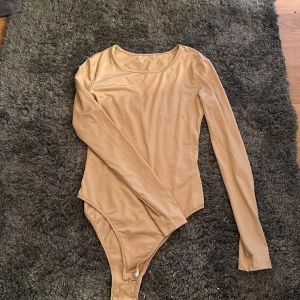 tröja - har även i mörkbrun och svart