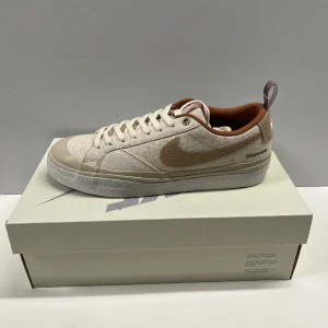 Nike SB Doyanne blazers - Jag har ett par i 8,5 (42) de är helt nya  med låda och allt, full prestation  Skriv till mig om ni är sugna på att köpa😁😁 