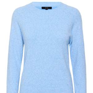 Blå stickad tröja från vero Moda🩵💙 sparsamt använd🫶 Säljs eftersom den inte kommer till användning 