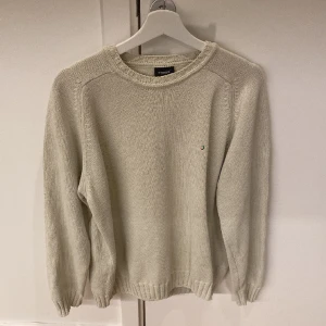 Boomerang sweater - Boomerang tröja bra material och väldigt bra skick, knappt använd. Storlek L men passar bra på M.