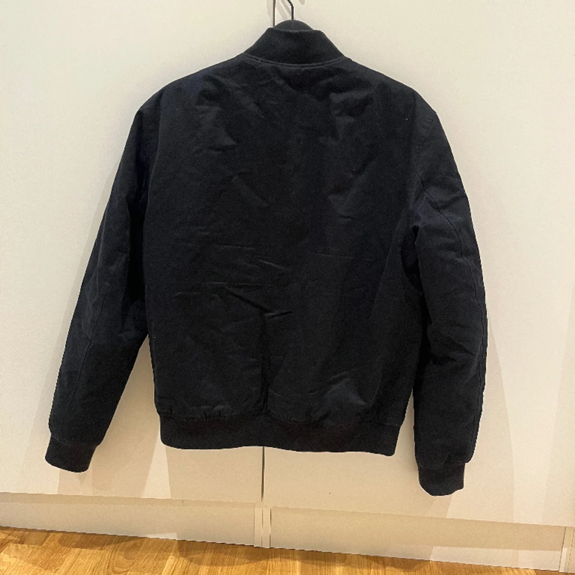 Calvin Klein bomber jacka - 90