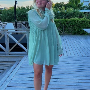 Sommarklänning - Klänning från NAKD, nypris 499kr! Är i bra skick, använd endast 1 gång. 