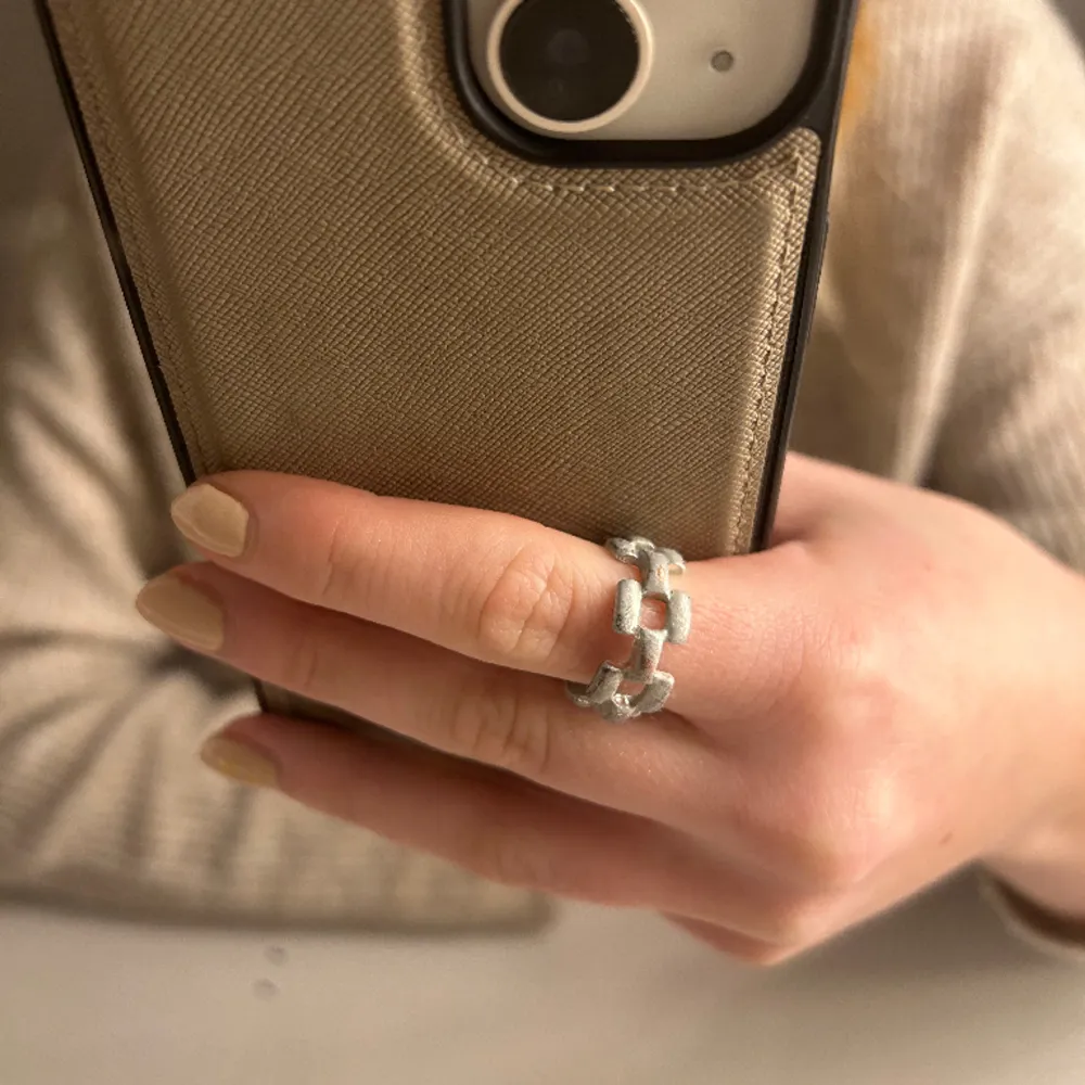 Silver ring. Accessoarer.