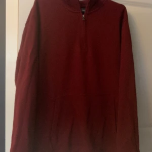 Halv zip - Riktigt snygg halv zip från dressman  Använd ungefär 5 gånger.  