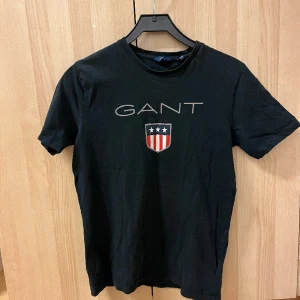 Gant t-Shirt - Okej skick, pris kan diskuteras 