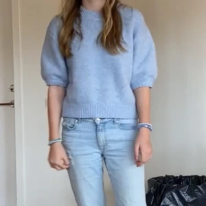 Ljus blå stickad tröja🩵 - Blå stickad tröja som jag endast säljer pga att den inte är min stil längre🩵